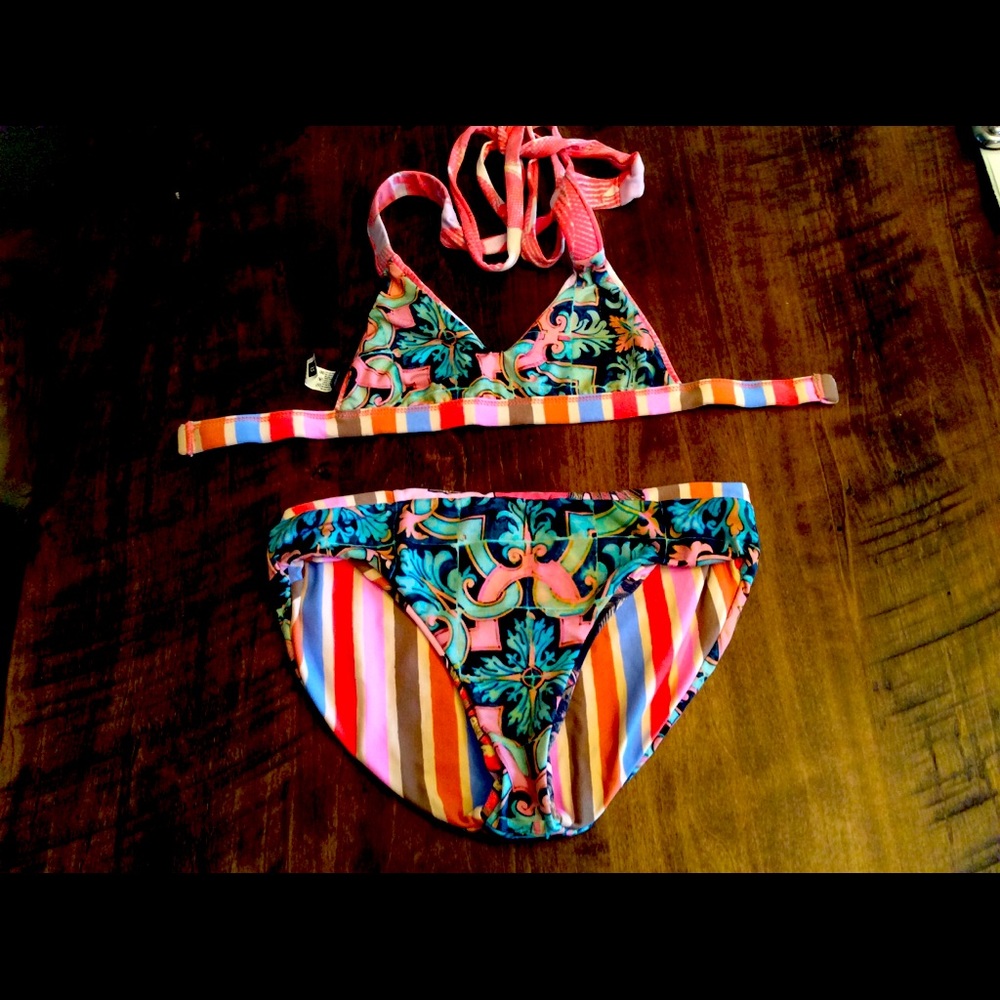 Maaji size 8 swimsuit